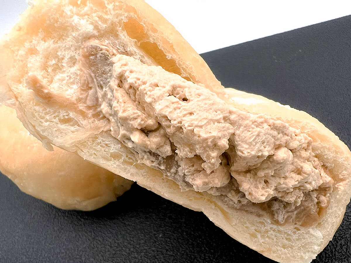 ファミマ　クラフトボス監修　白生ドーナツ（ダブルカフェラテ）