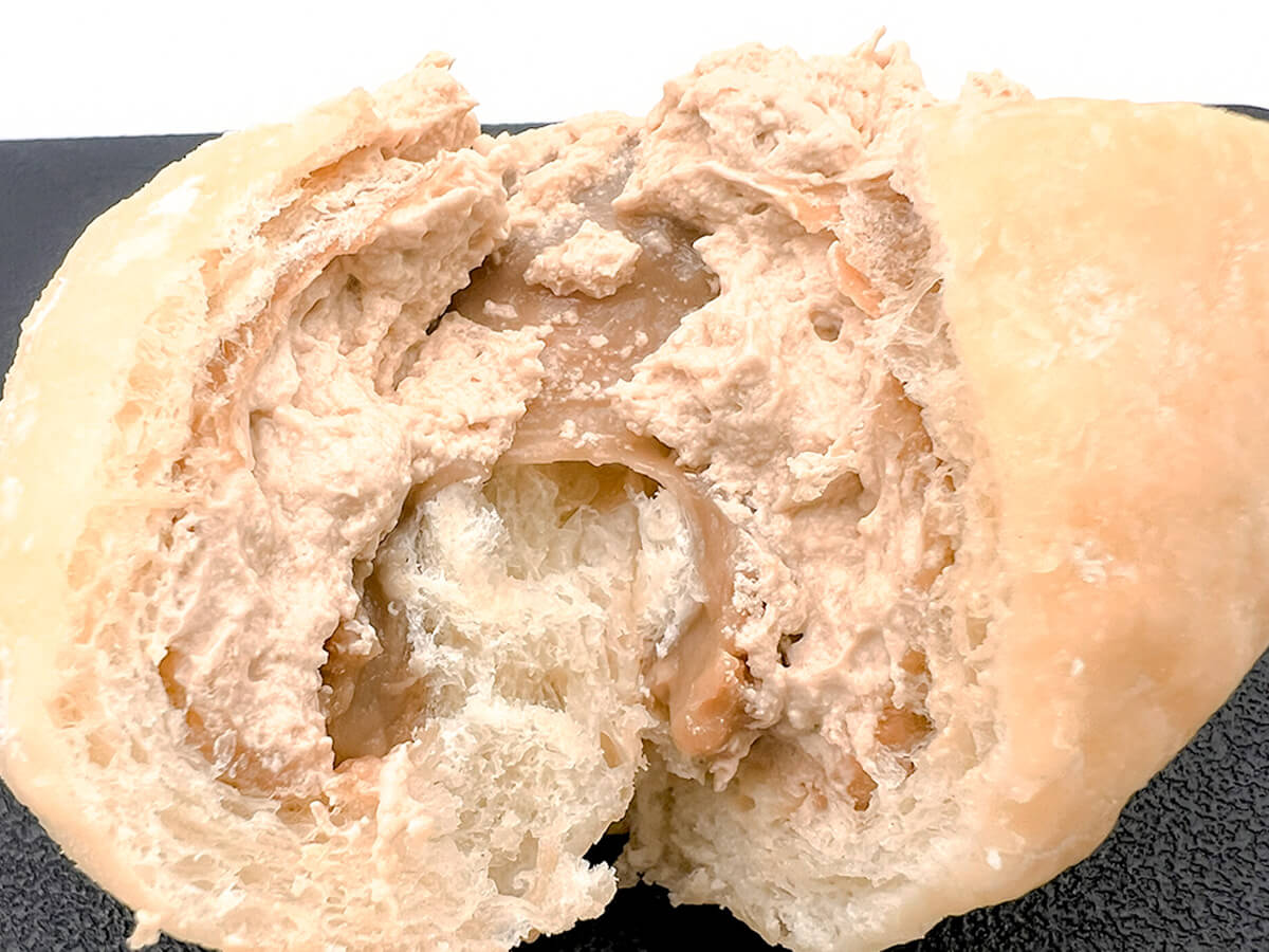 ファミマ　クラフトボス監修　白生ドーナツ（ダブルカフェラテ）