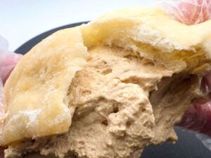 ファミマ　クラフトボス監修　白生ドーナツ（ダブルカフェラテ）