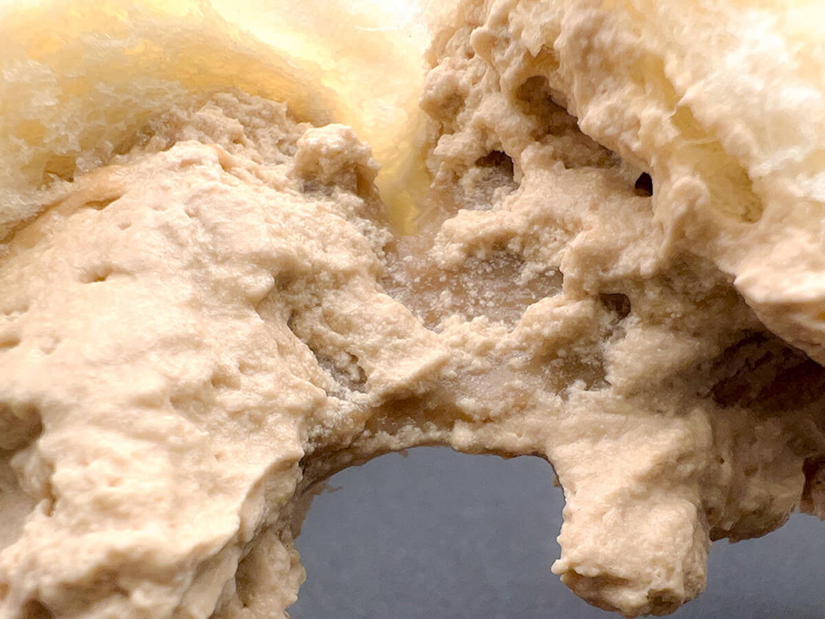 ファミマ　クラフトボス監修　白生ドーナツ（ダブルカフェラテ）