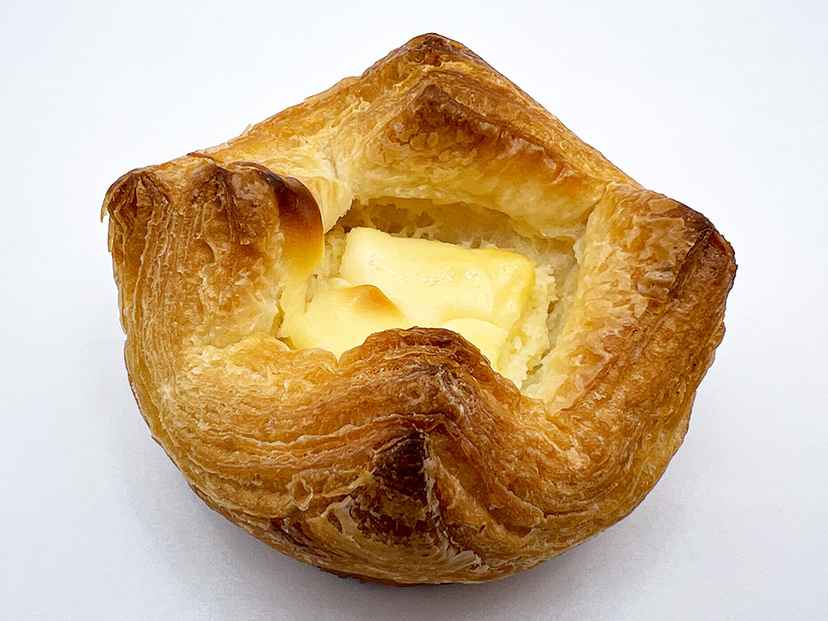 セブンイレブンベイクドチーズ風クイニーアマン