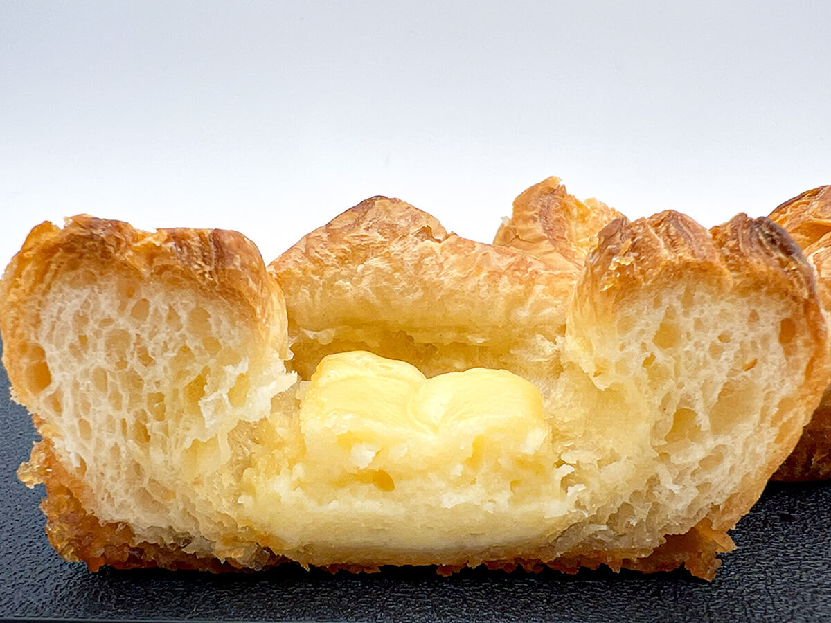 セブンイレブンベイクドチーズ風クイニーアマン