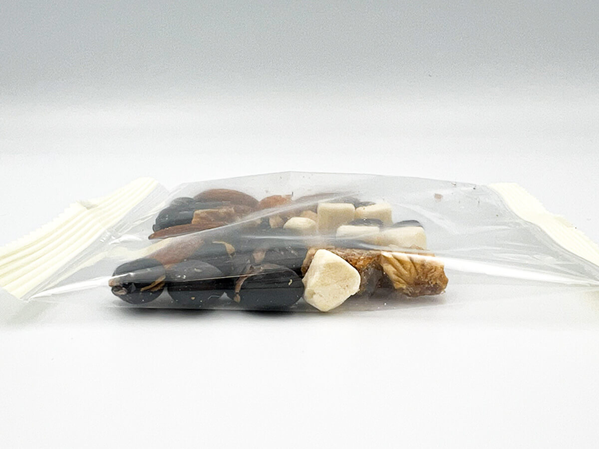 無印良品素材の栄養おやつ　たんぱく質　黒豆＆チーズ