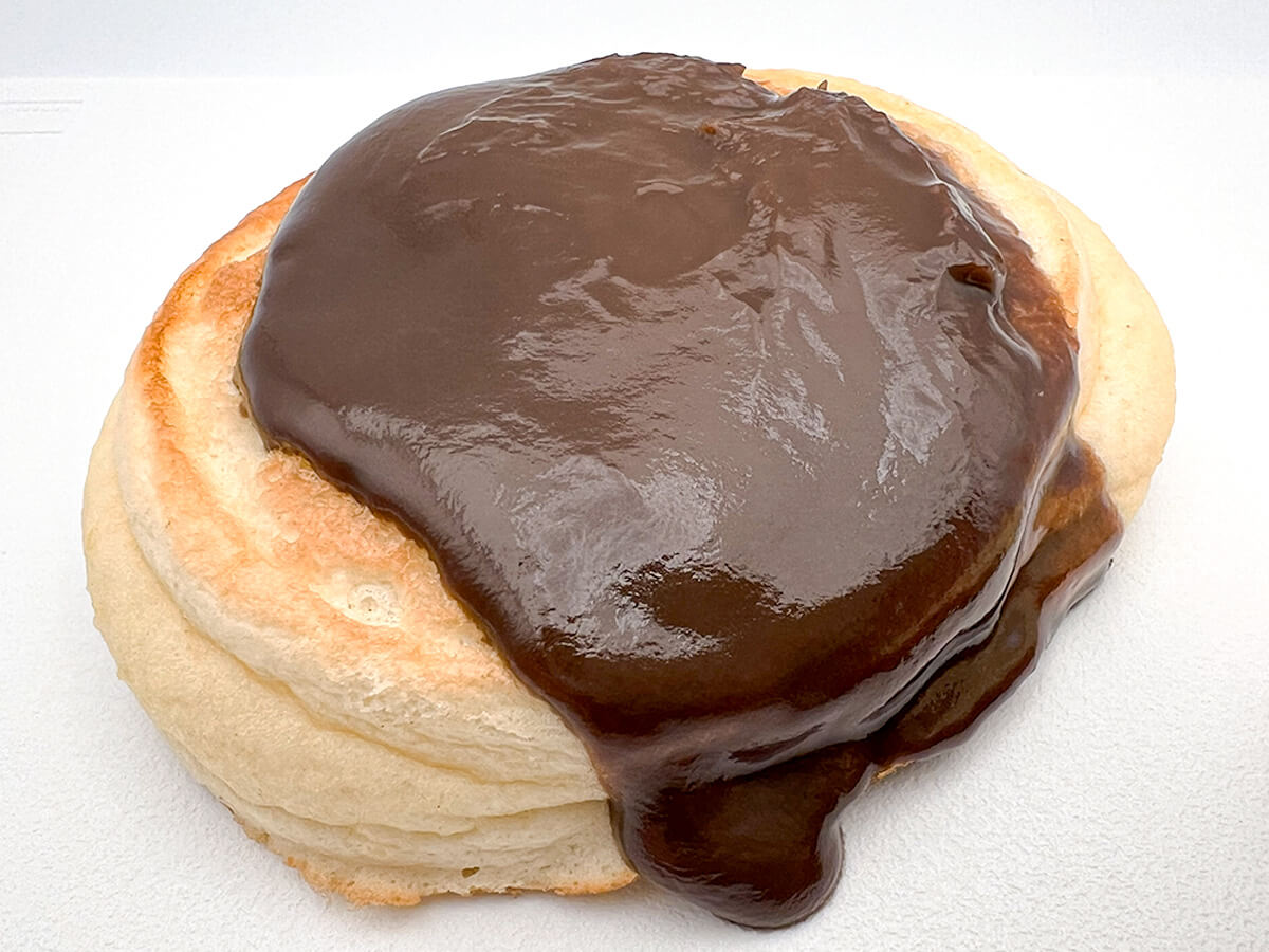 ローソンチョコレートソースに溺れる　ふわふわパンケーキ