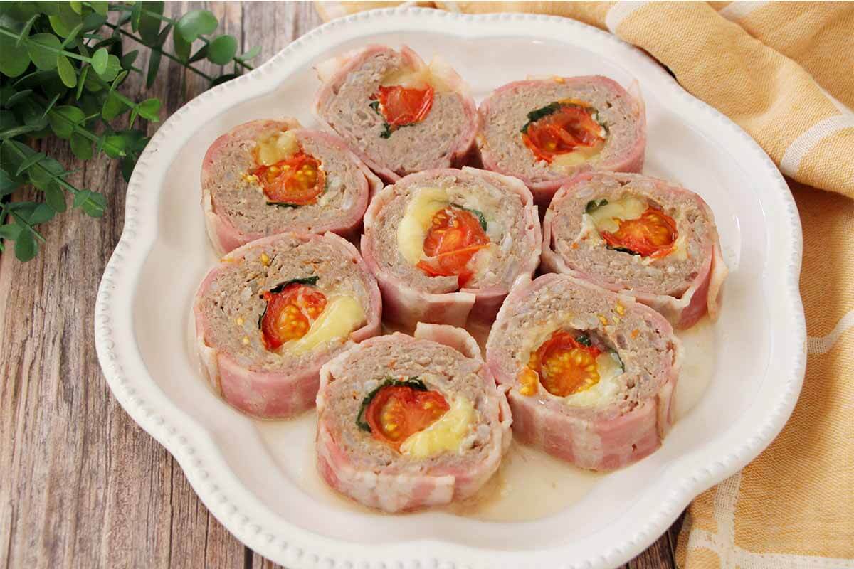 タサン志麻さん「ひき肉のベーコン巻」