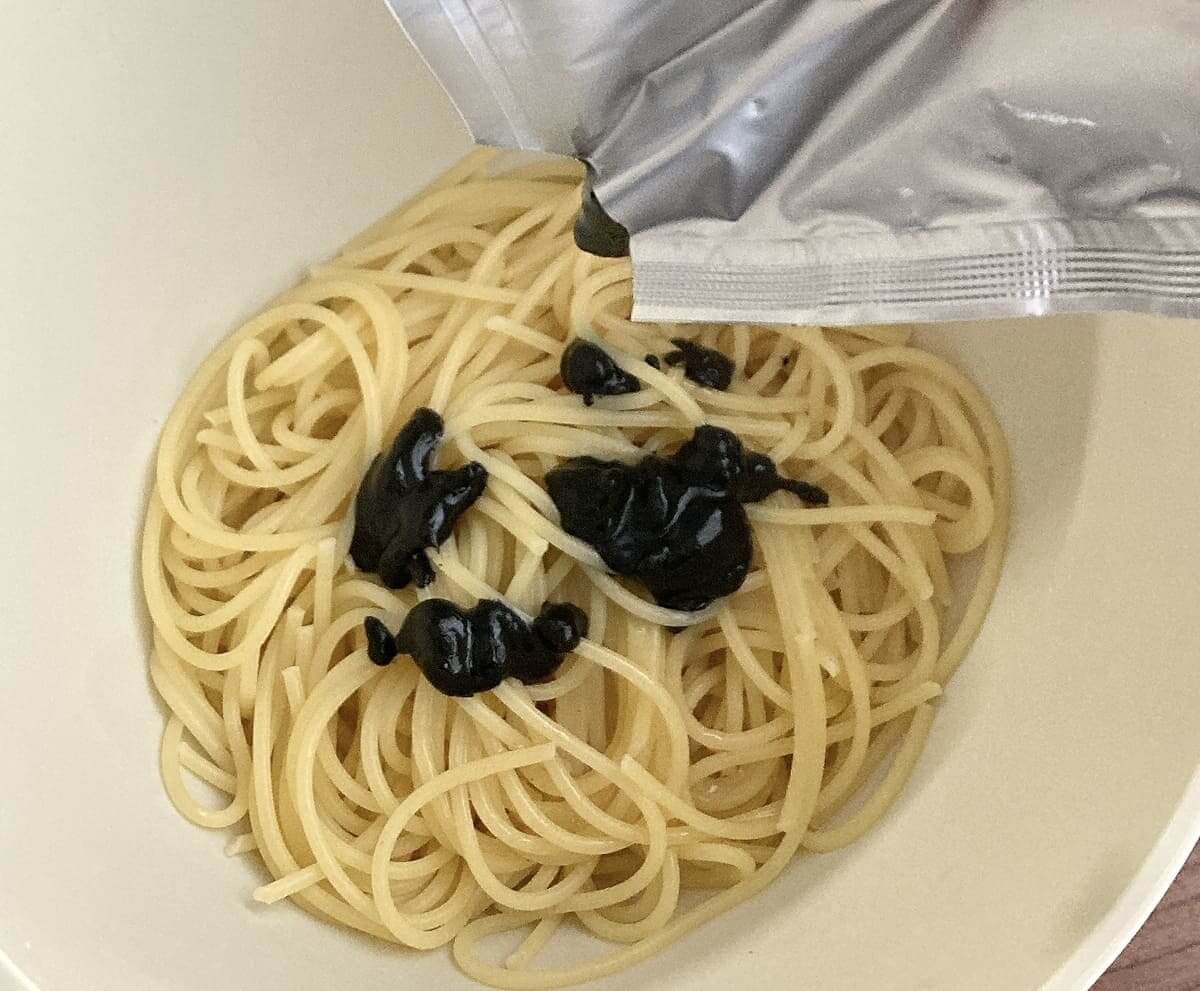 無印良品「あえるだけのパスタソース いかすみ」