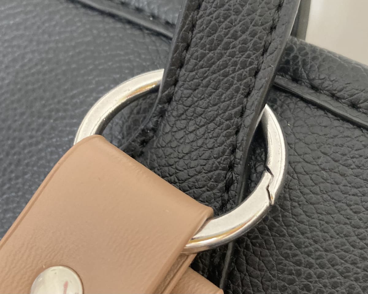 3COINSジャケットホルダー