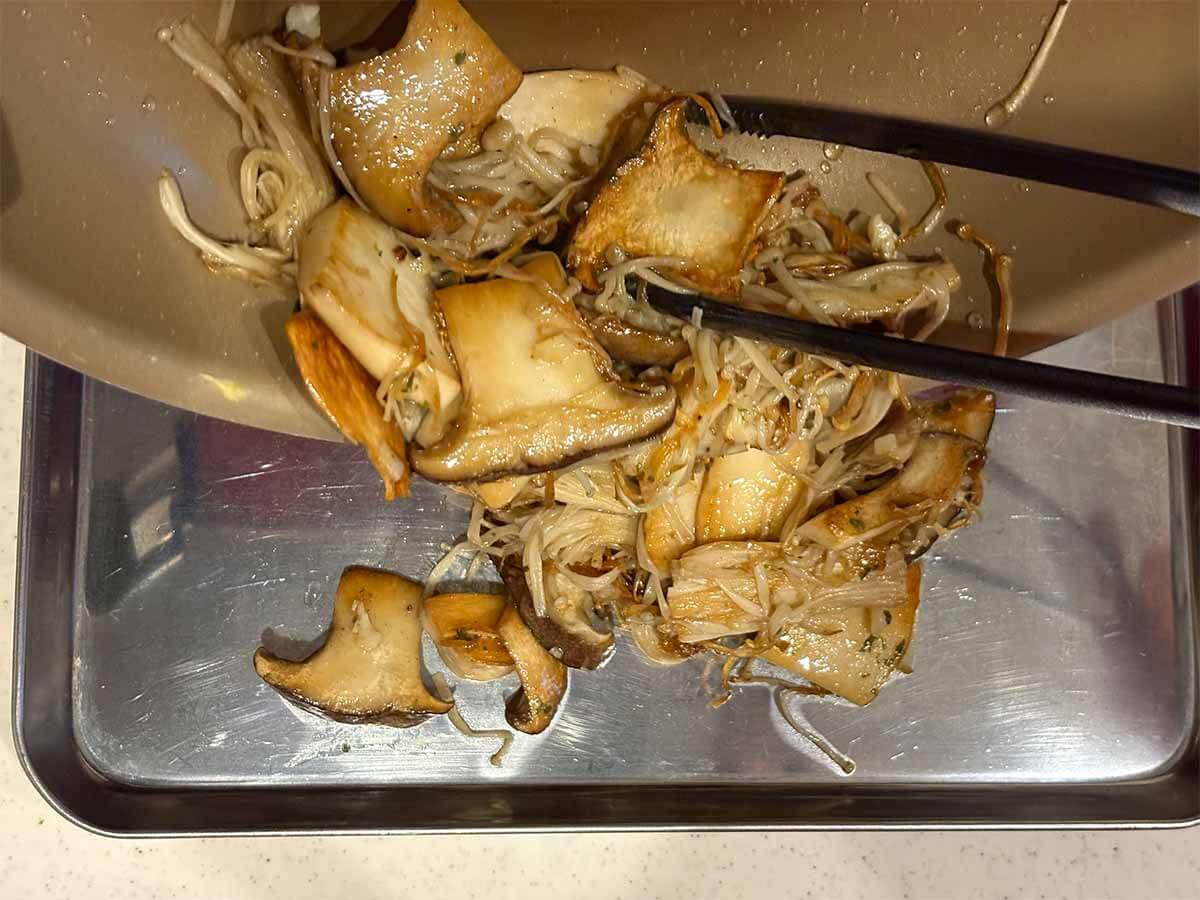 タサン志麻さん「きのこと豚肉のソテー」