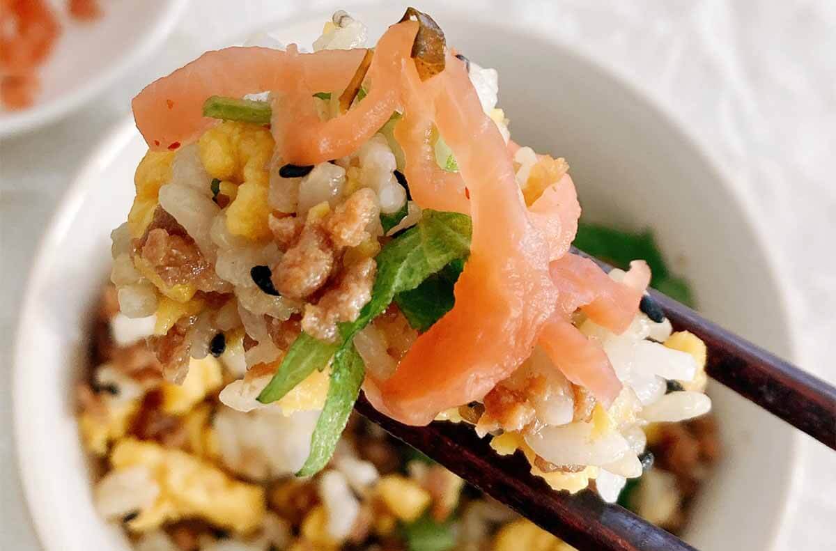 栗原はるみさん「青じそと黒ごまのそぼろご飯」