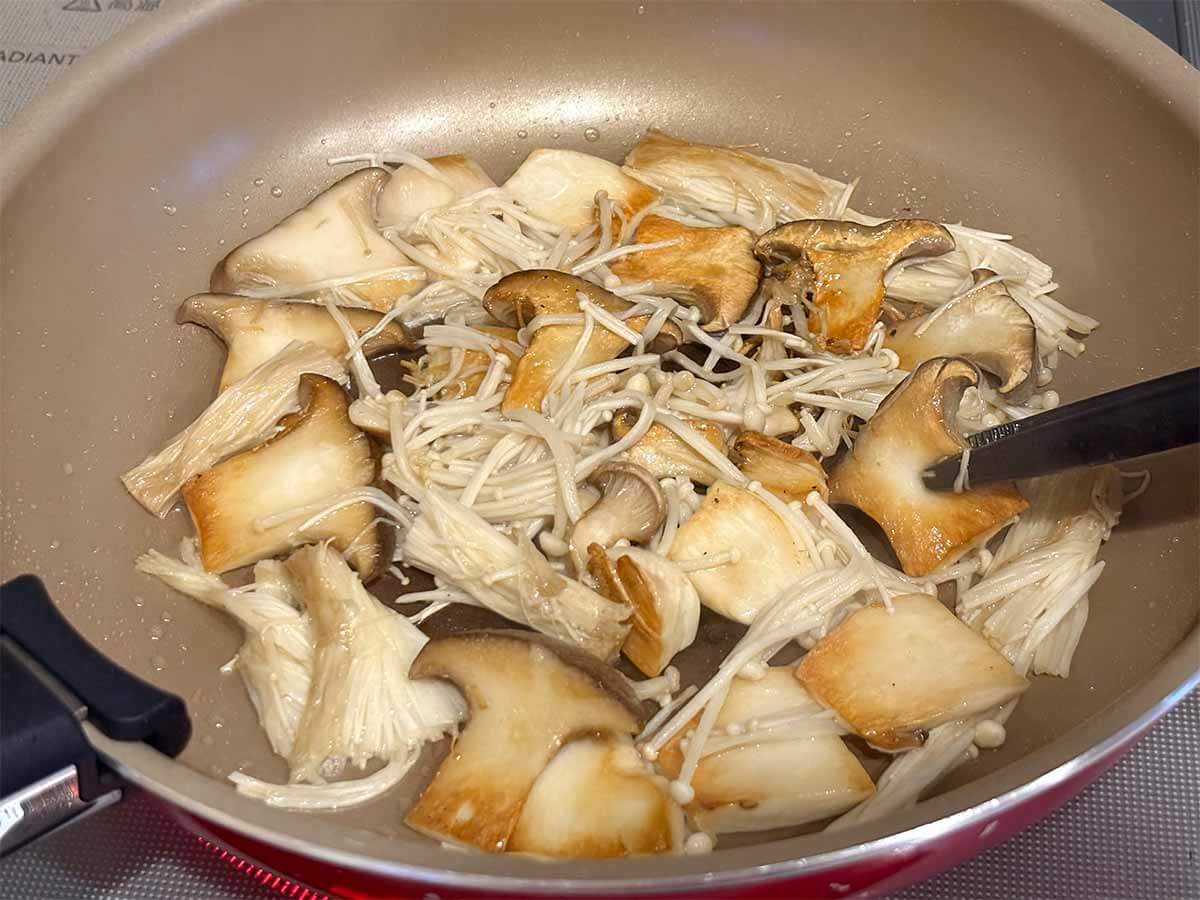 タサン志麻さん「きのこと豚肉のソテー」