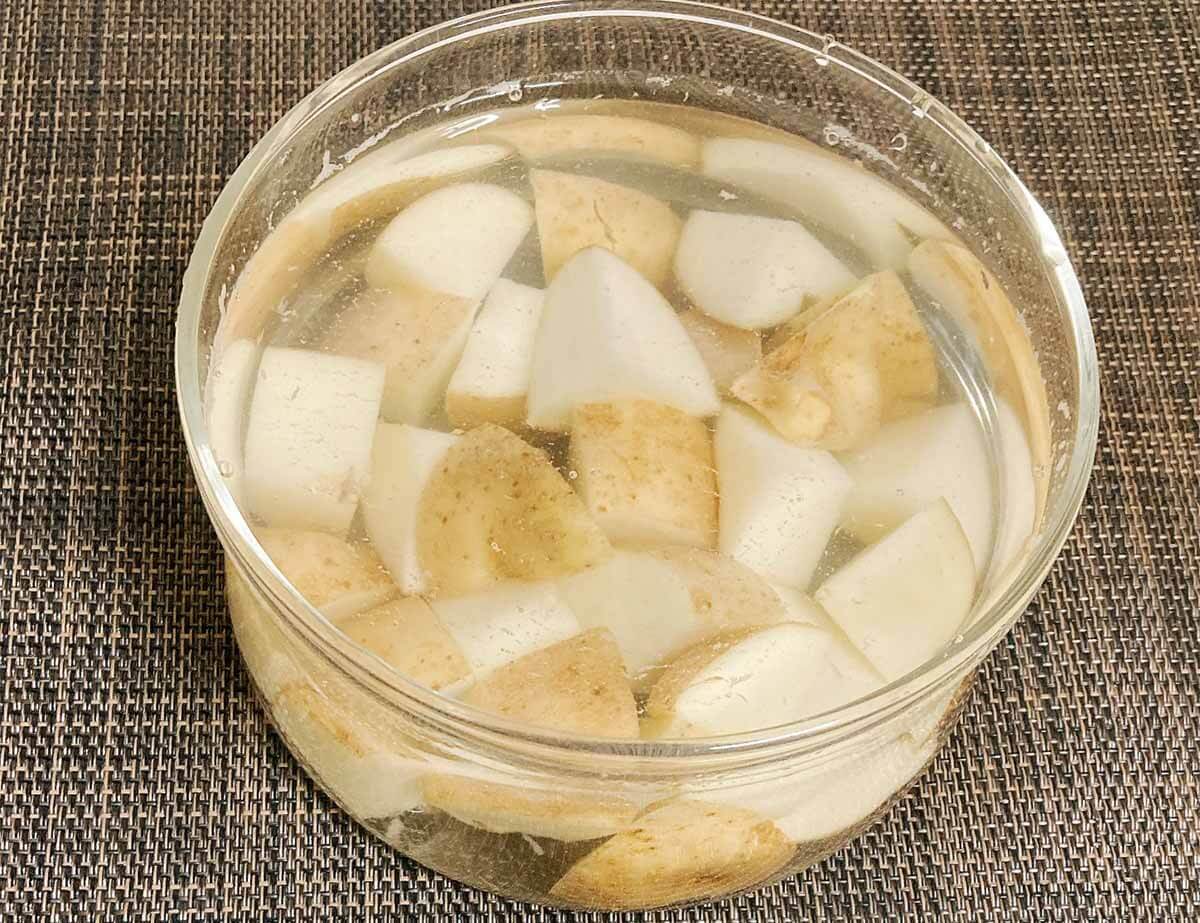 栗原はるみさん「カリカリポテトとウインナーのハーブ炒め」