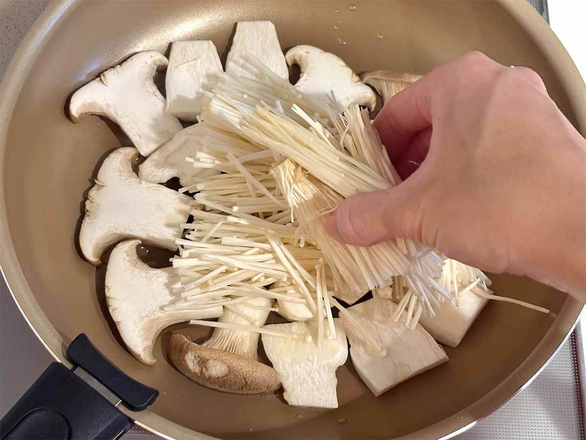 タサン志麻さん「きのこと豚肉のソテー」