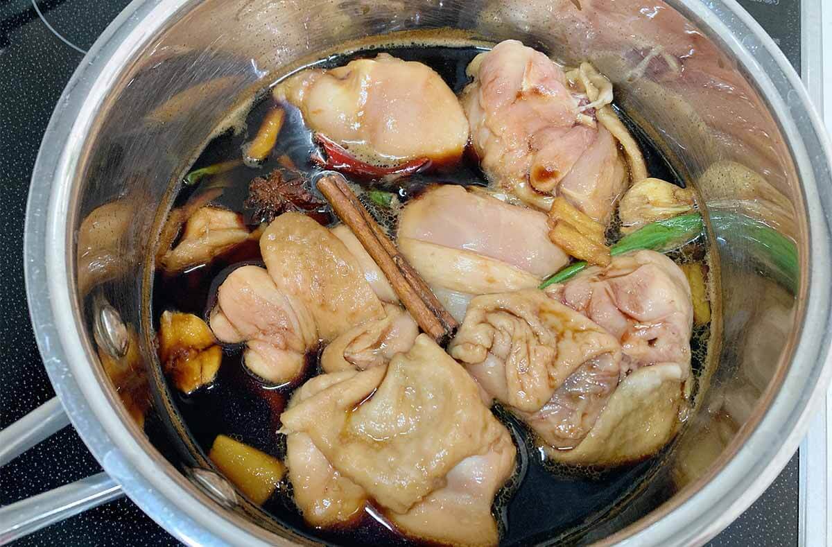 栗原はるみさん「鶏の骨付き肉のしょうゆ煮」