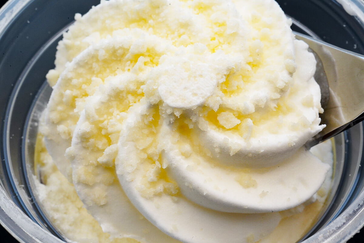 セブンイレブン限定白いダースのパフェアイス