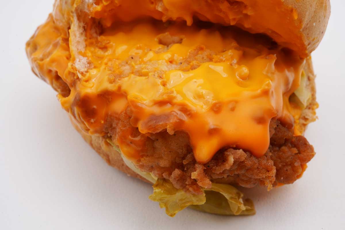 KFCチーズにおぼれるフィレバーガー