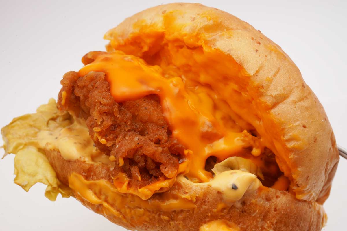 KFCチーズにおぼれるフィレバーガー