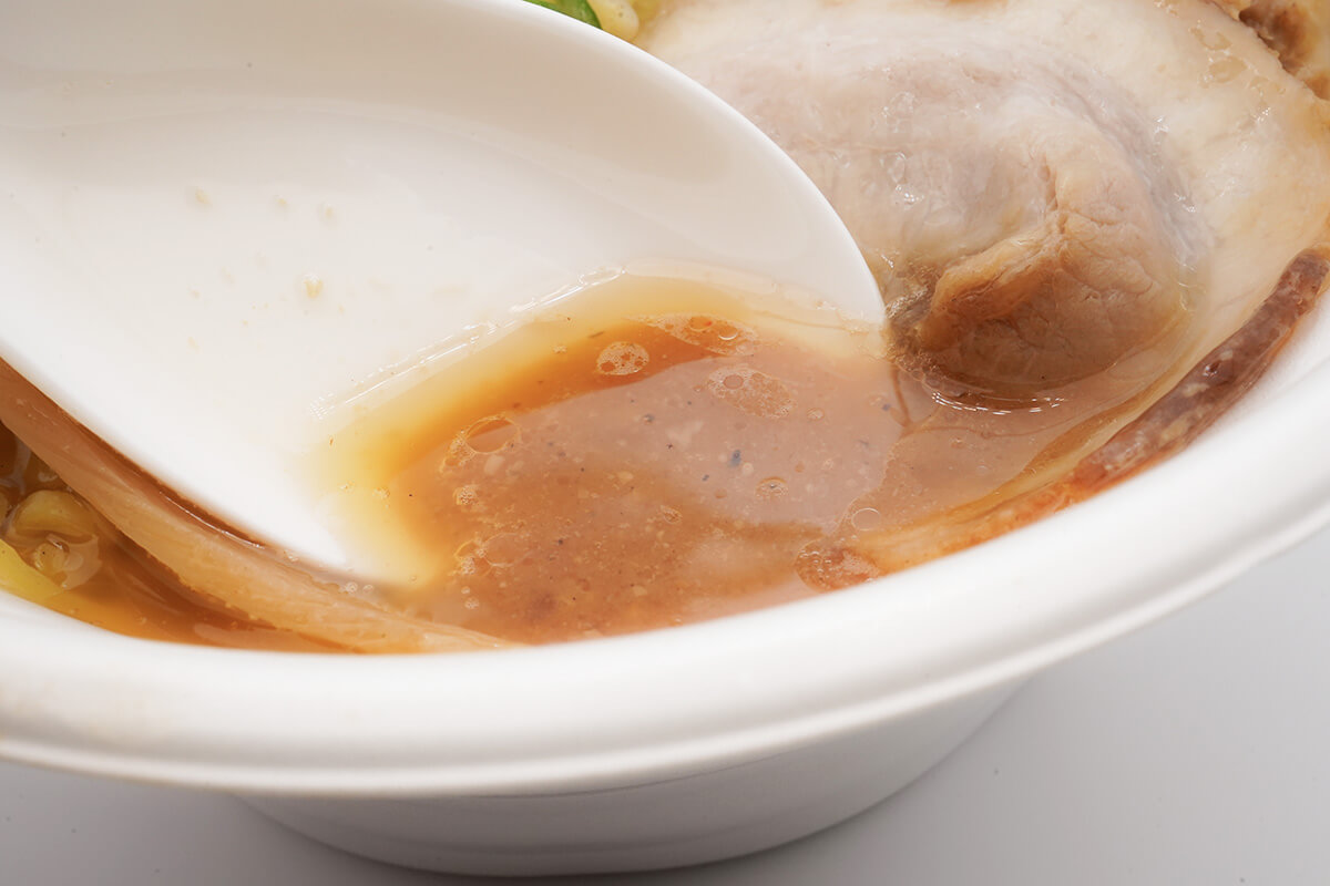 セブンイレブン札幌すみれ監修濃厚みそラーメン