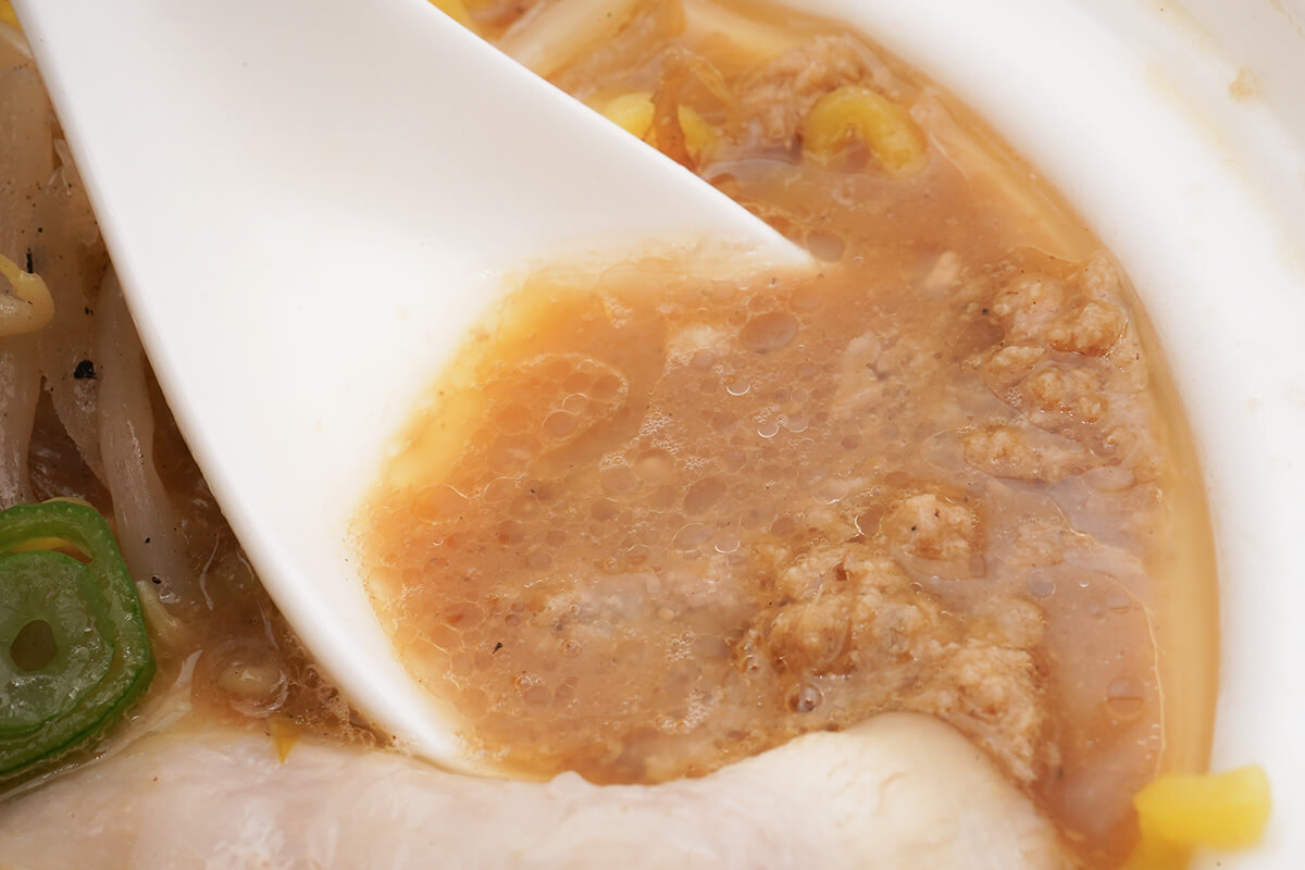 セブンイレブン札幌すみれ監修濃厚みそラーメン