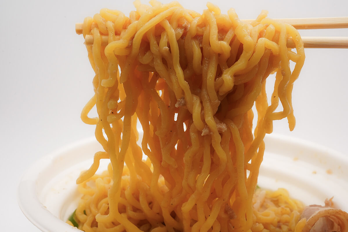 セブンイレブン札幌すみれ監修濃厚みそラーメン