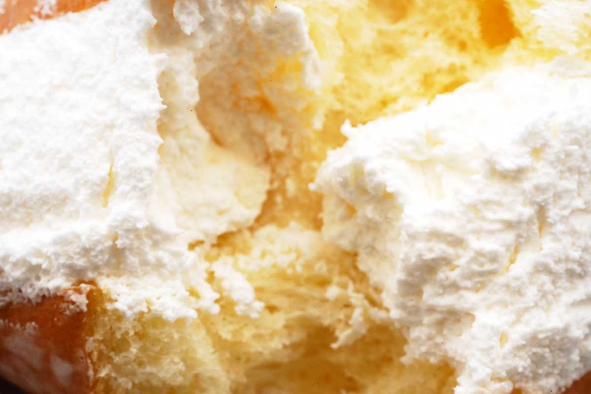 ファミマ生コッペパン（たっぷりミルクホイップ）