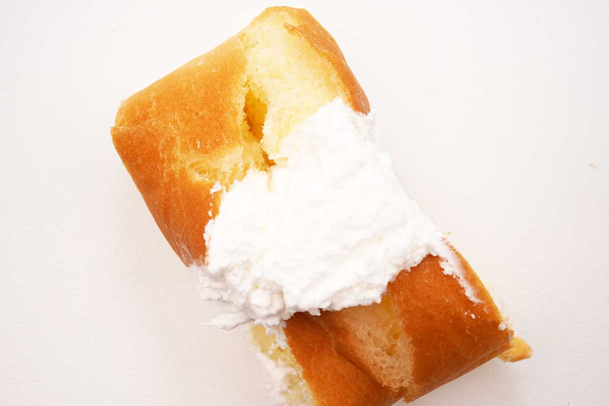 ファミマ生コッペパン（たっぷりミルクホイップ）