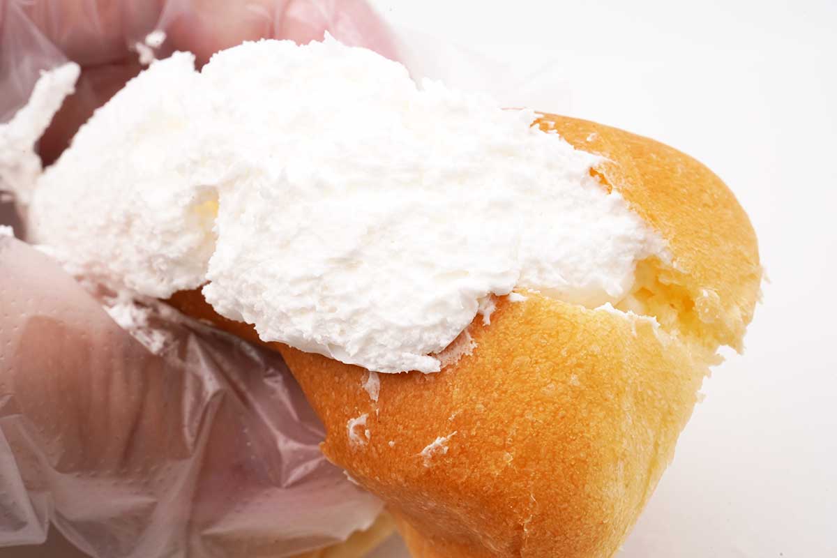 ファミマ生コッペパン（たっぷりミルクホイップ）