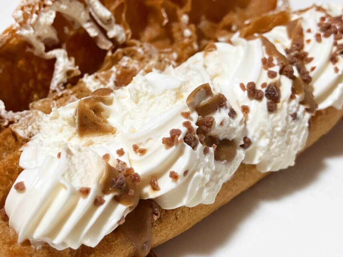 ローソンザ・キャピトルホテル 東急　安里哲也シェフ監修　ザ・ティラミスエクレア