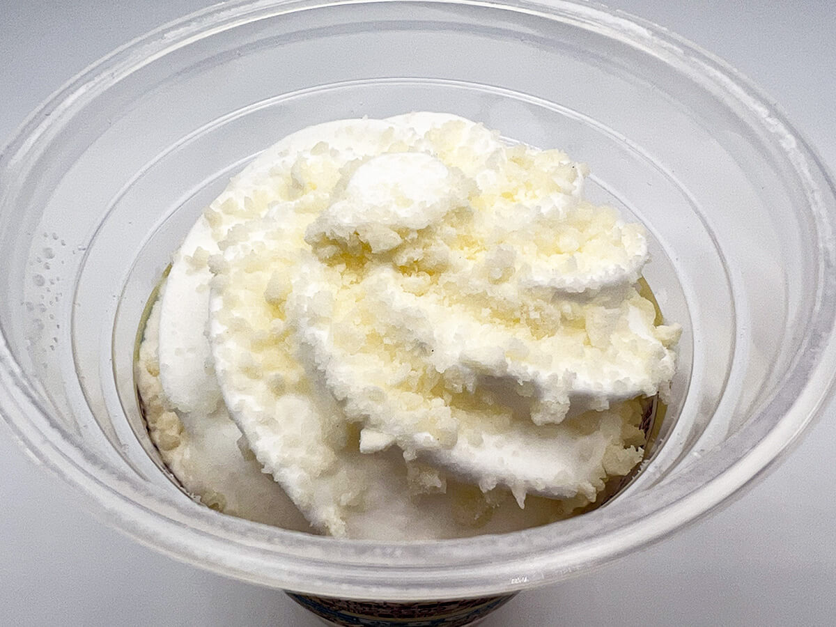 セブンイレブン限定白いダースのパフェアイス