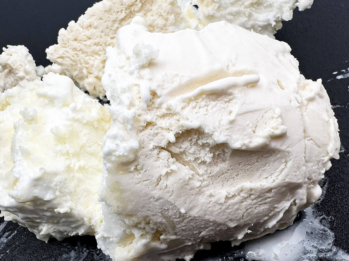 セブンイレブン限定白いダースのパフェアイス