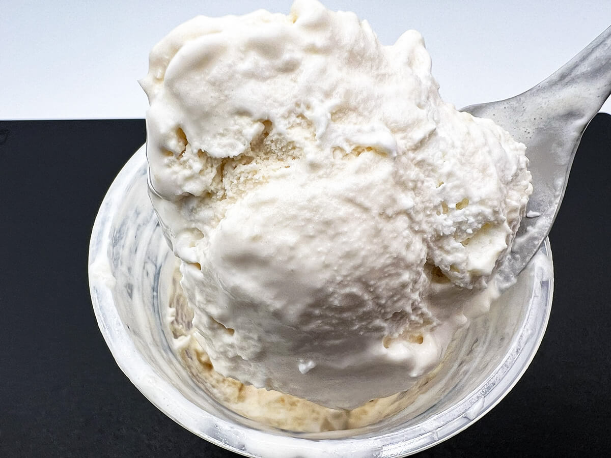 セブンイレブン限定白いダースのパフェアイス