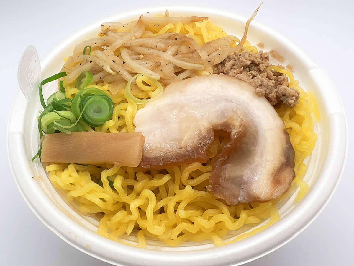 セブンイレブン札幌すみれ監修濃厚みそラーメン