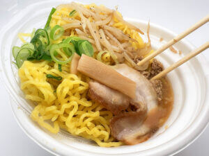 セブンイレブン札幌すみれ監修濃厚みそラーメン