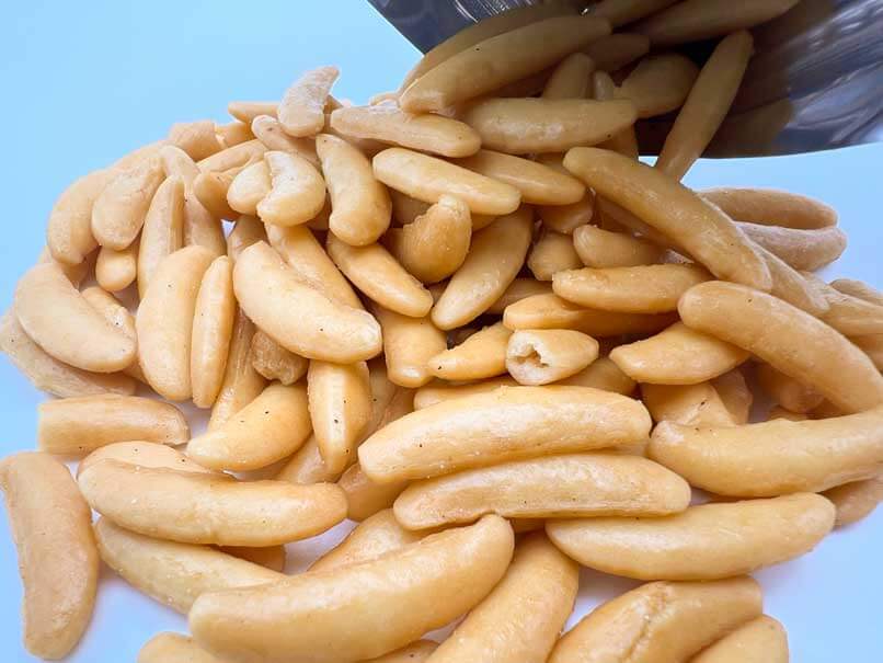 ローソン限定で「亀田の柿の種 ドラクエ ちからのたね味」