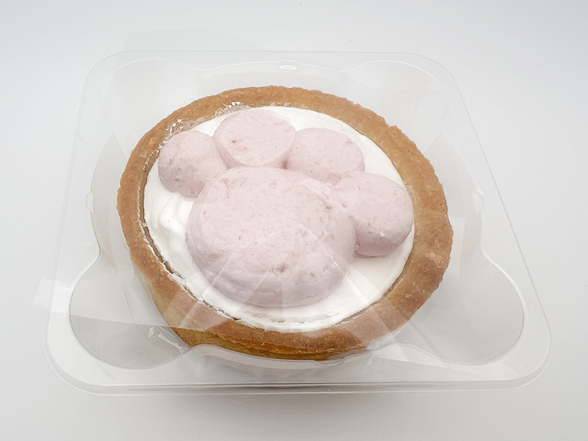 ファミマ「肉球タルト(いちご&チョコ)」
