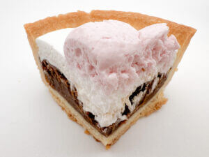 ファミマ「肉球タルト（いちご＆チョコ）」