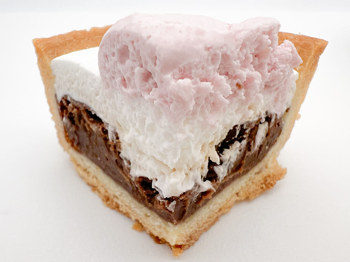 ファミマ「肉球タルト(いちご&チョコ)」