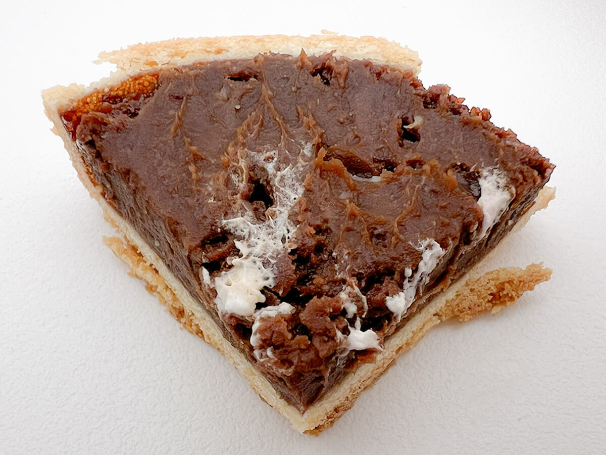 ファミマ「肉球タルト(いちご&チョコ)」