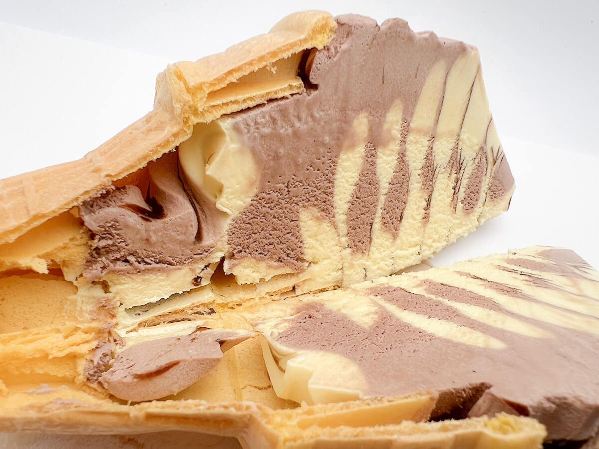 ファミマ「赤城　たっぷりソフト　チョコバナナ」