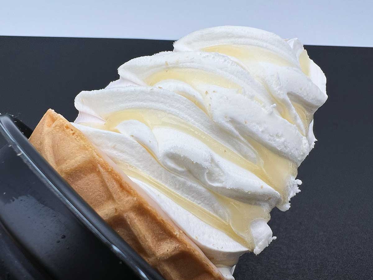 セブンイレブンチョコレートバンク　ワッフルコーン　ショコラ＆カカオフルーツ