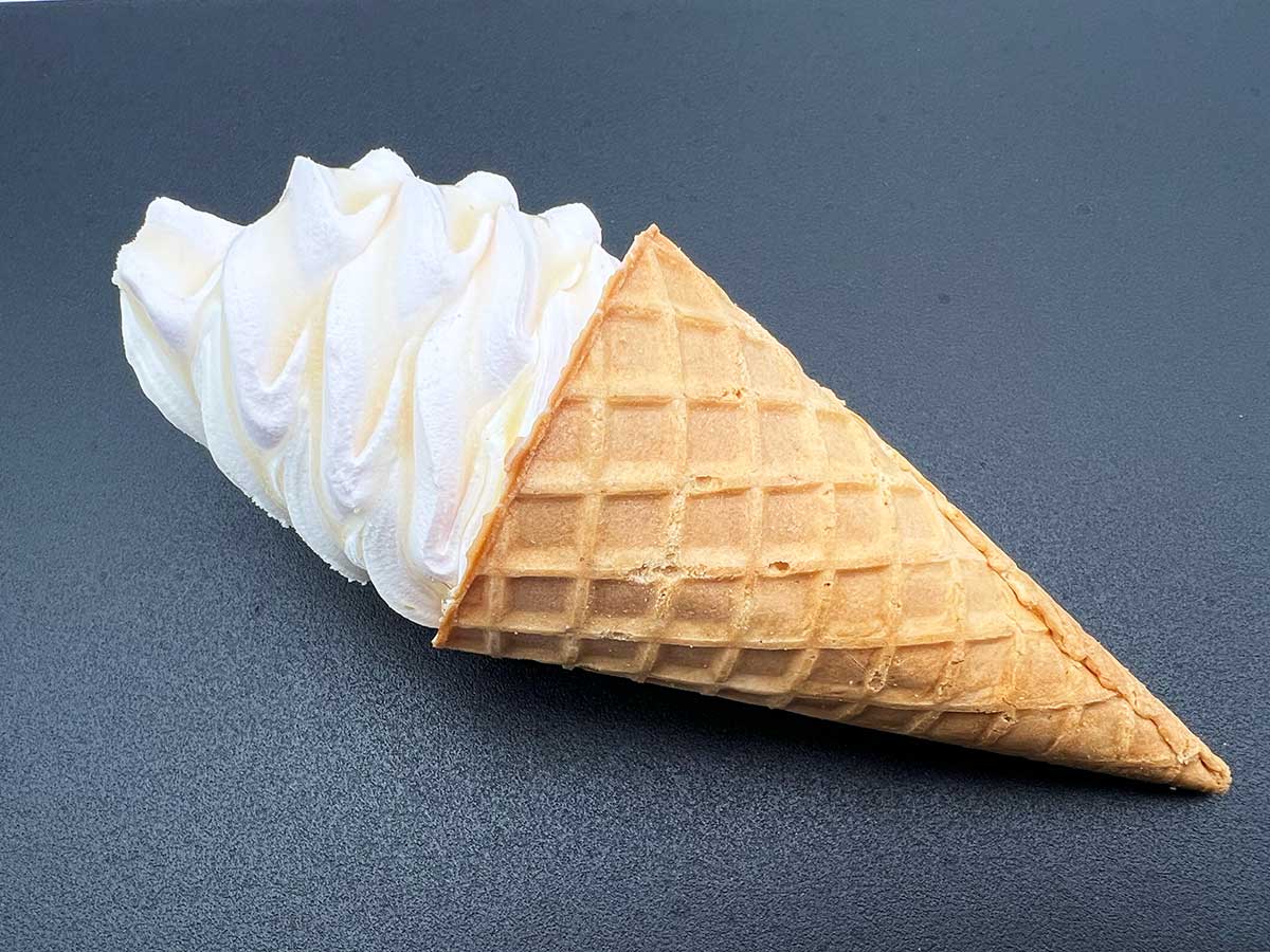 セブンイレブンチョコレートバンク　ワッフルコーン　ショコラ＆カカオフルーツ