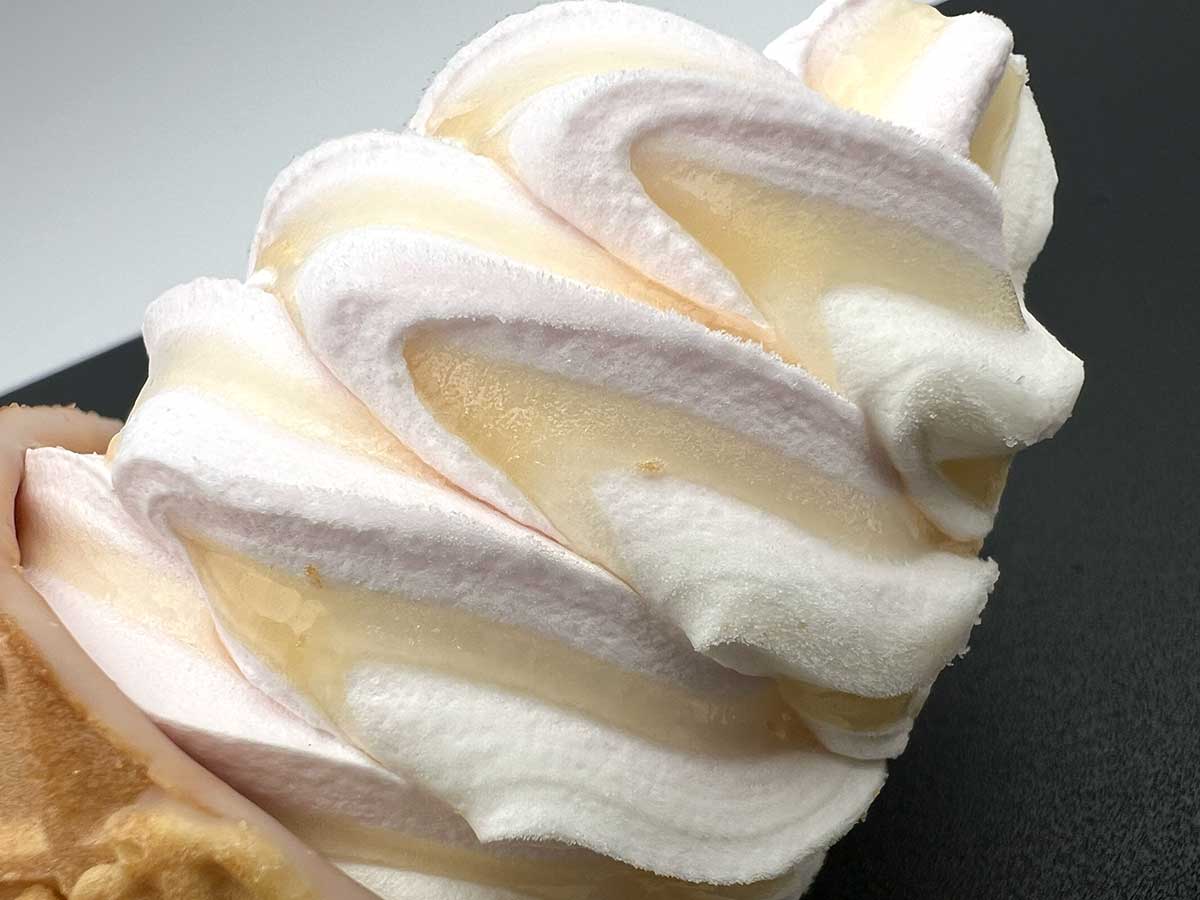 セブンイレブンチョコレートバンク　ワッフルコーン　ショコラ＆カカオフルーツ