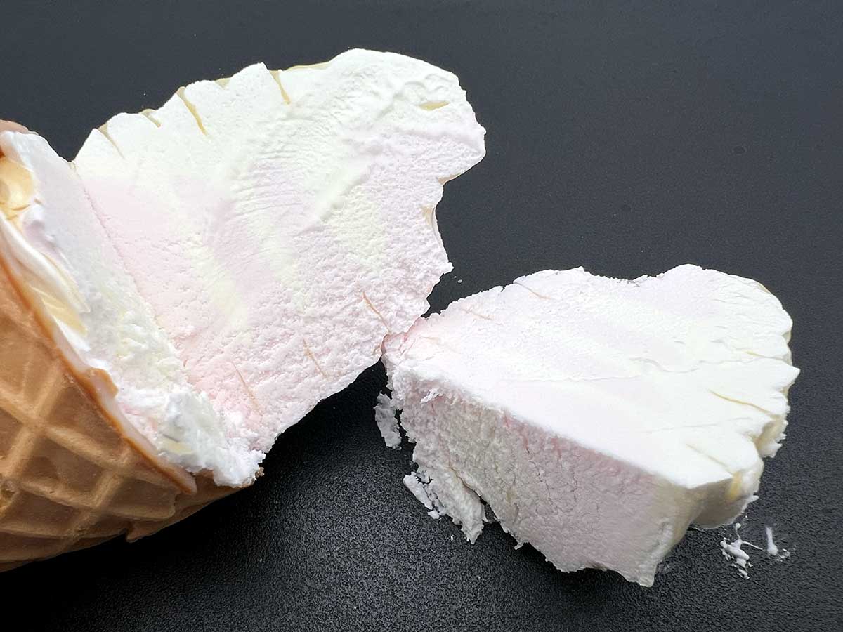 セブンイレブンチョコレートバンク　ワッフルコーン　ショコラ＆カカオフルーツ