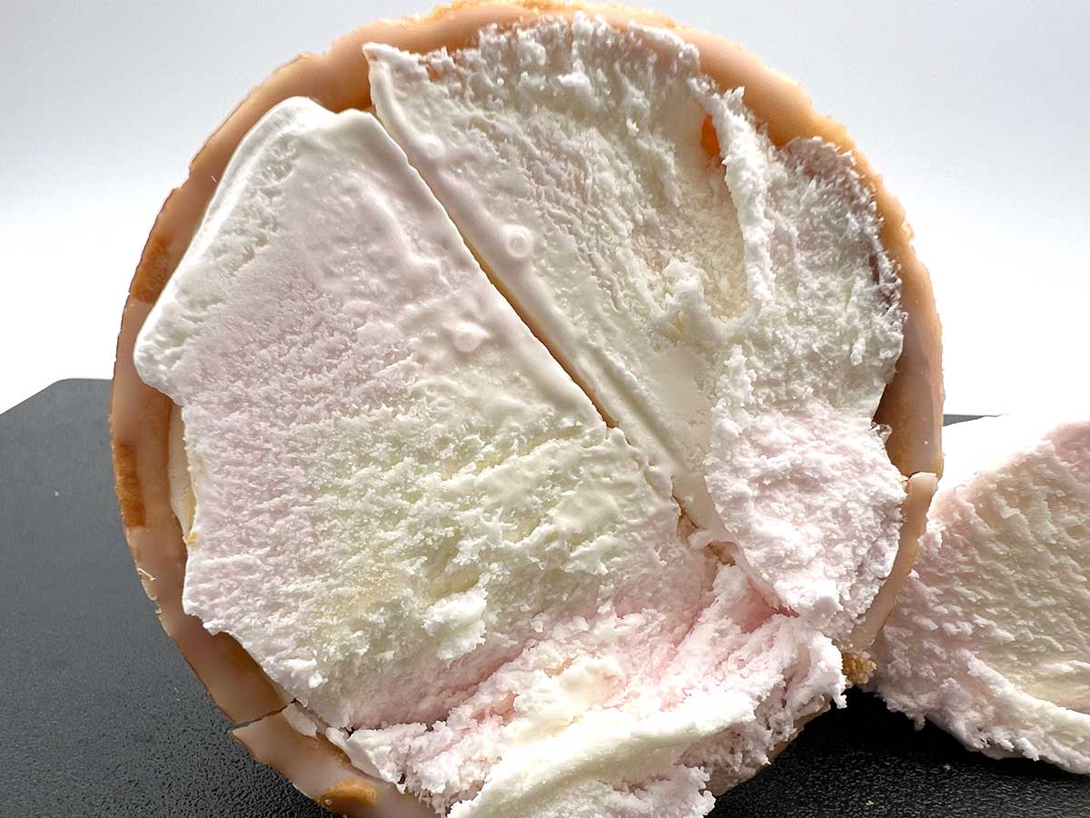 セブンイレブンチョコレートバンク　ワッフルコーン　ショコラ＆カカオフルーツ