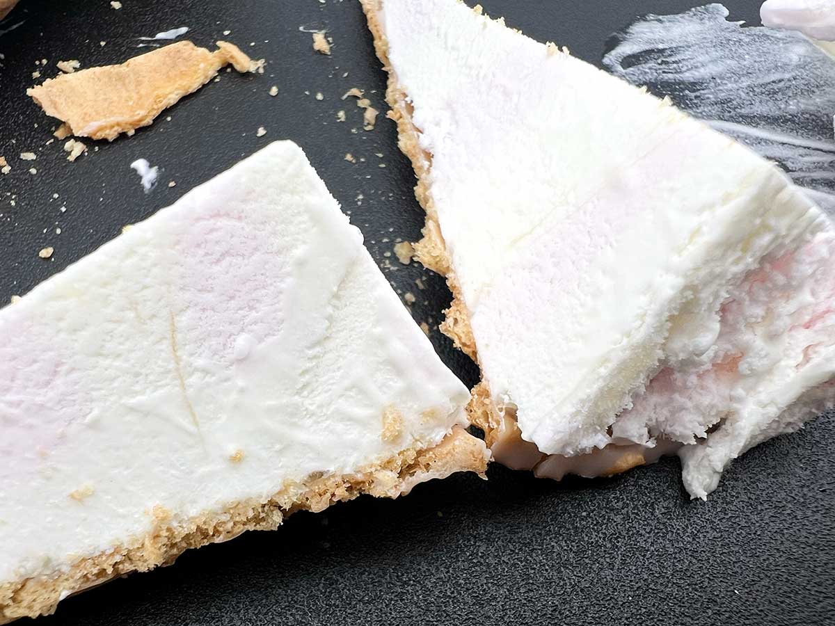 セブンイレブンチョコレートバンク　ワッフルコーン　ショコラ＆カカオフルーツ