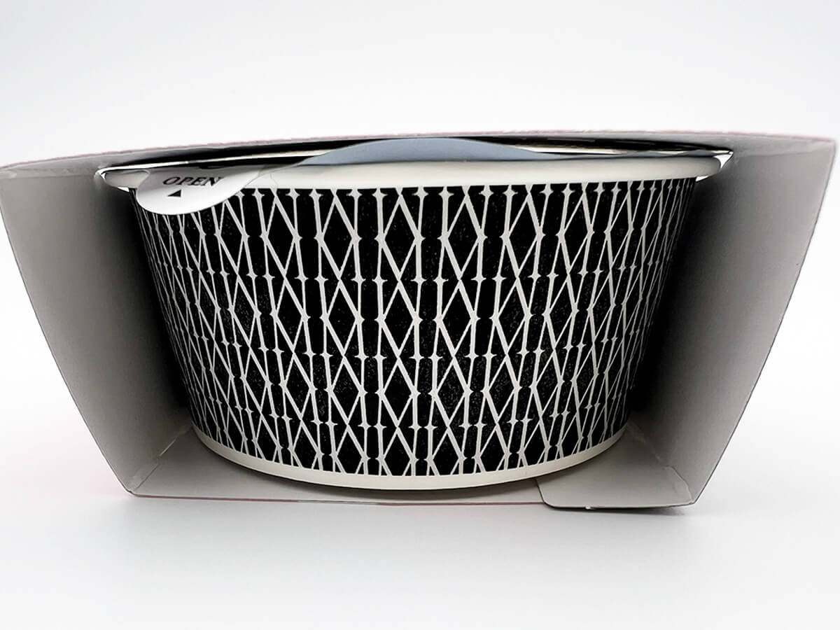 セブンイレブン限定「森永　モウスペシャル　いちごミルクティー」