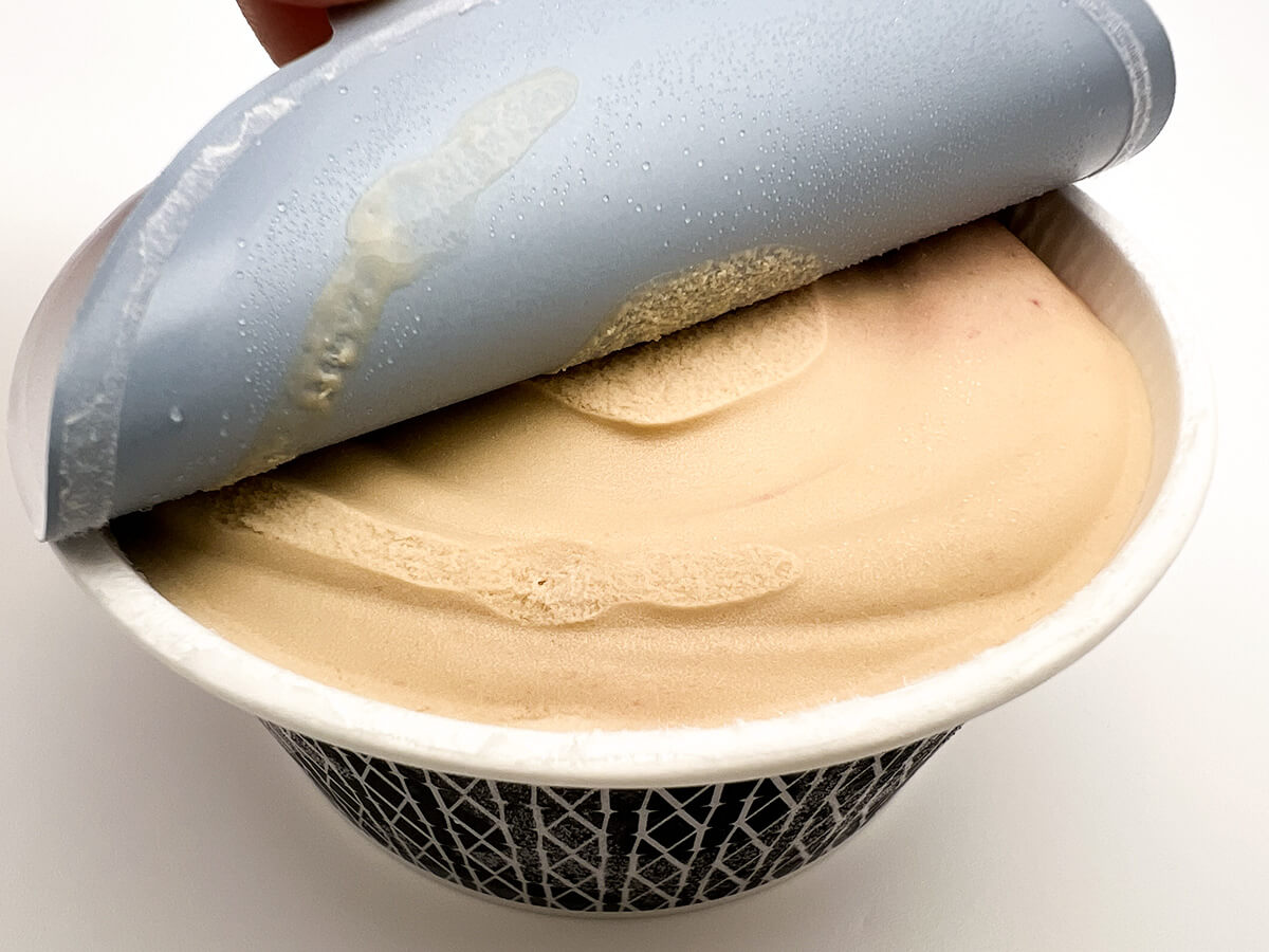 セブンイレブン限定「森永　モウスペシャル　いちごミルクティー」