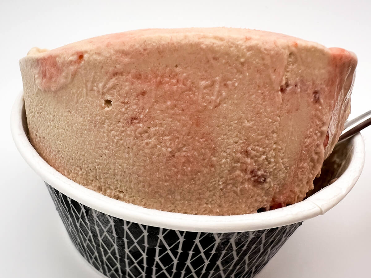 セブンイレブン限定「森永　モウスペシャル　いちごミルクティー」