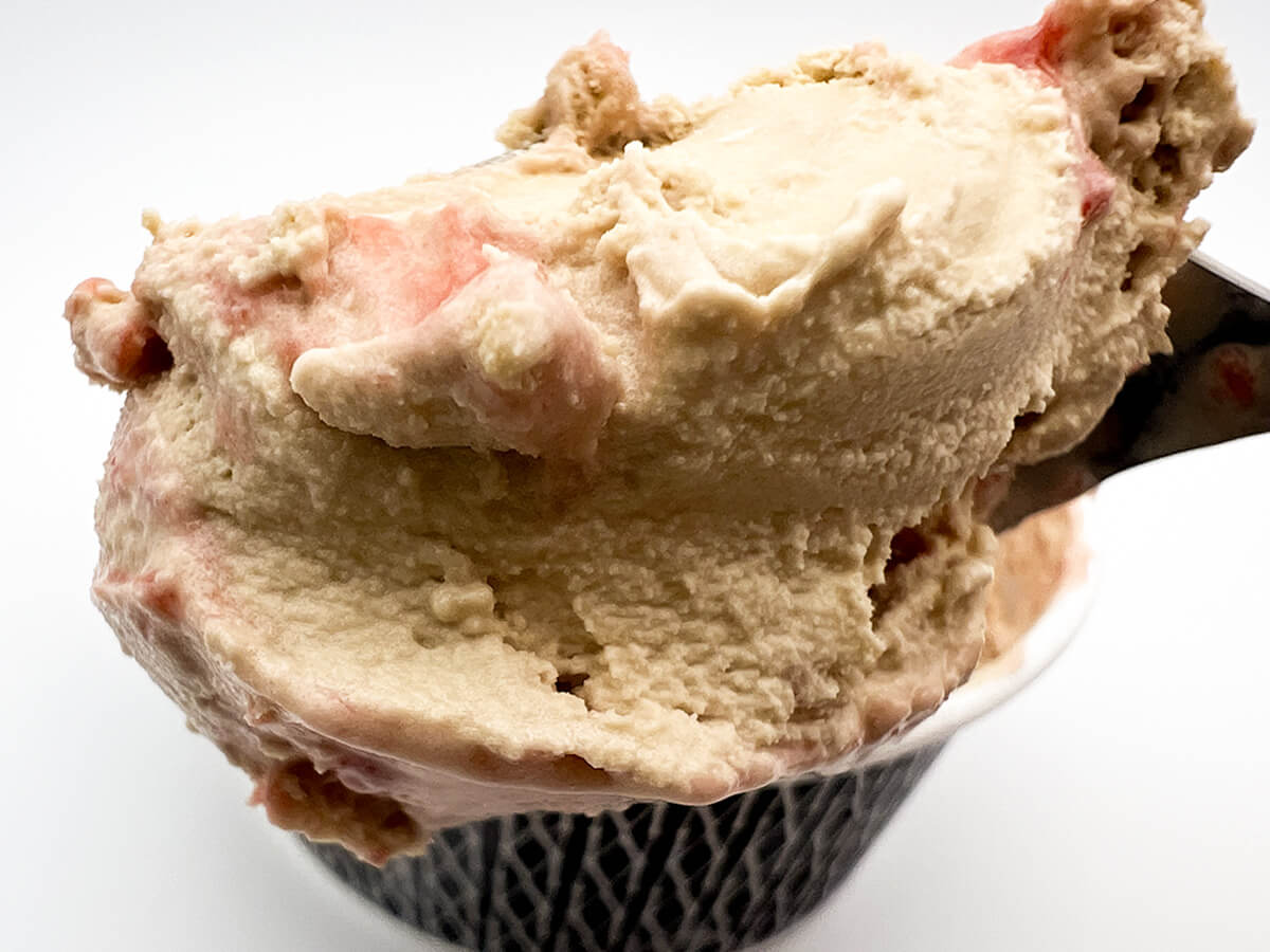 セブンイレブン限定「森永　モウスペシャル　いちごミルクティー」