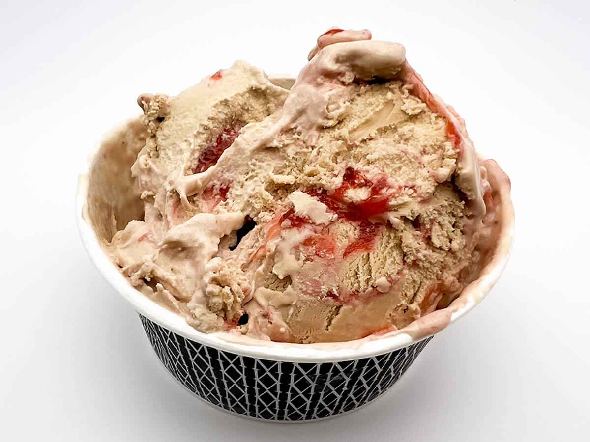 セブンイレブン限定「森永　モウスペシャル　いちごミルクティー」