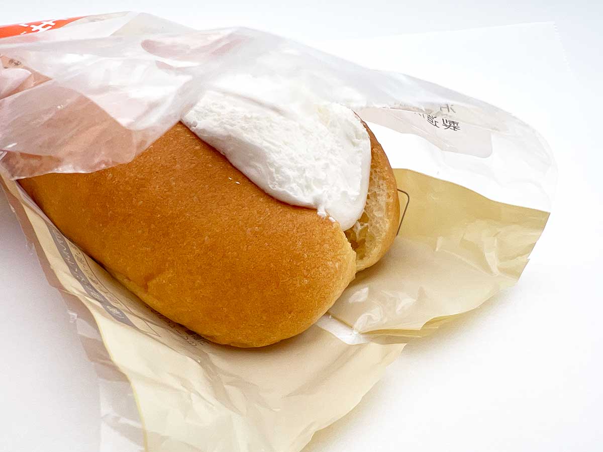 ファミマ生コッペパン（たっぷりミルクホイップ）